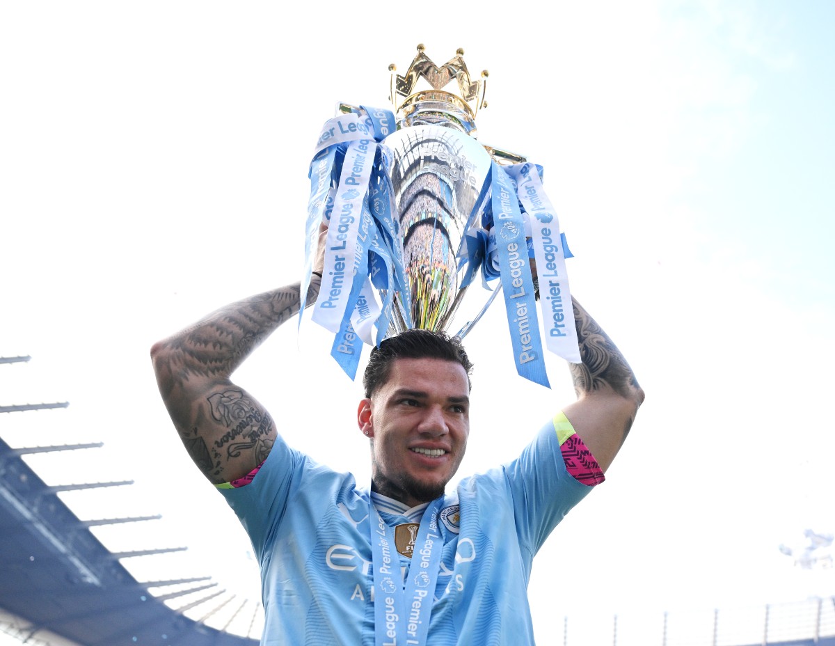 mcfc ederson trophy