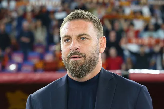 Daniele De Rossi, Head Coach of AS Roma, looks on prior to the Serie A TIM match between AS Roma and at Stadio Olimpico on May 19, 2024