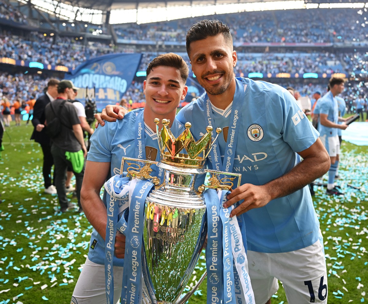 man city alvarez prem trophy man city alvarez prem trophy