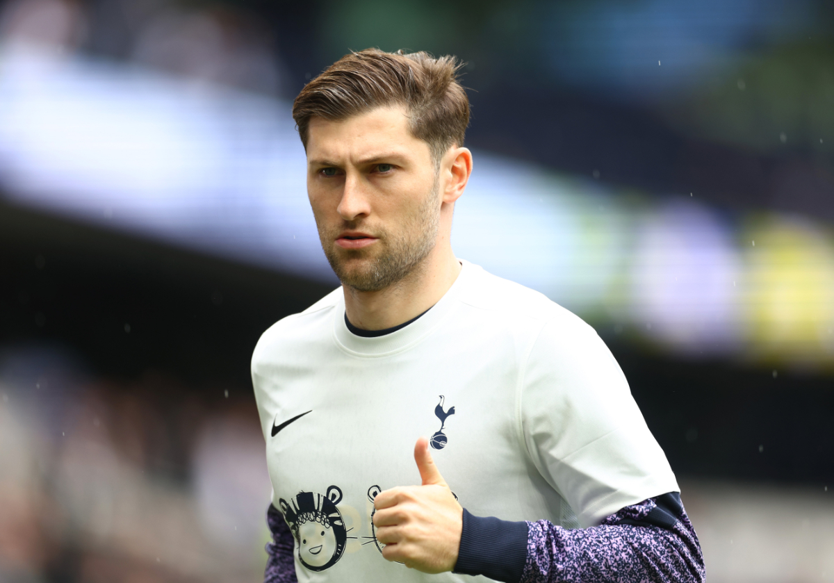 Ben Davies of Tottenham Hotspur warms up prior to the Premier League match between Tottenham Hotspur and Arsenal FC at Tottenham Hotspur Stadium on April 28, 2024.