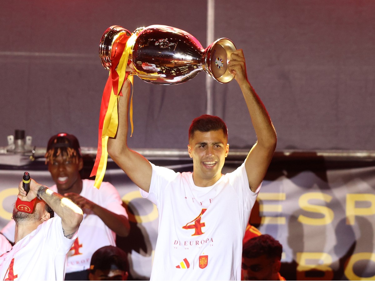 Real Madrid will target Man City's Rodri next summer, when Pep Guardiola could also leave