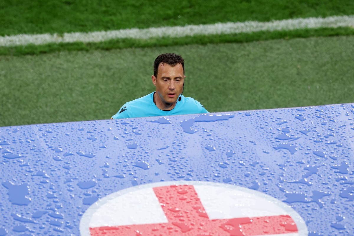 netherlands vs england referee var
