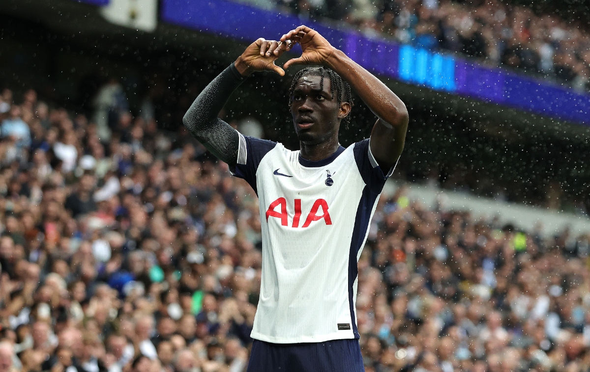 Yves Bissouma of Tottenham celebrates a win