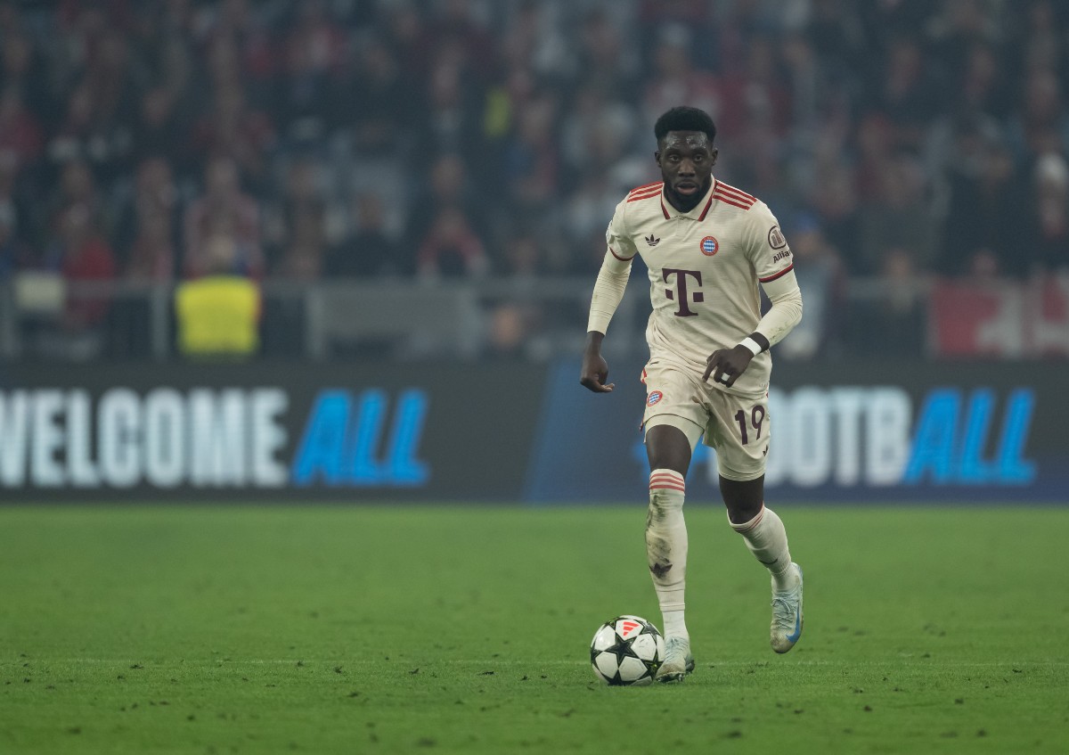 Alphonso Davies 2024-25 Bayern Munich's Alphonso Davies is liked by Man United