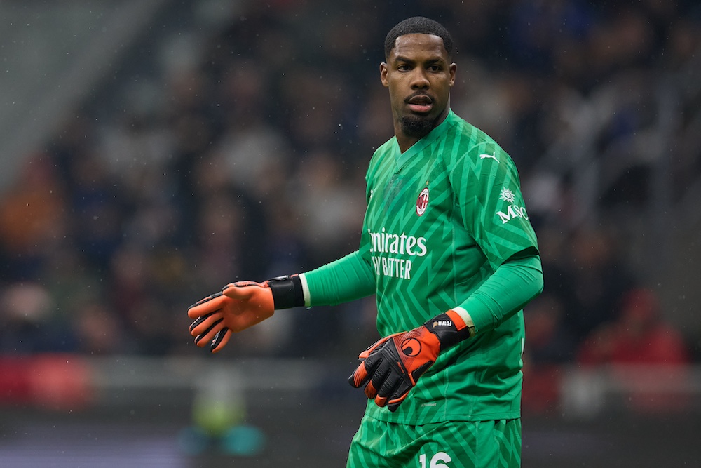 Mike Maignan has emerged as a transfer target for Real Madrid.