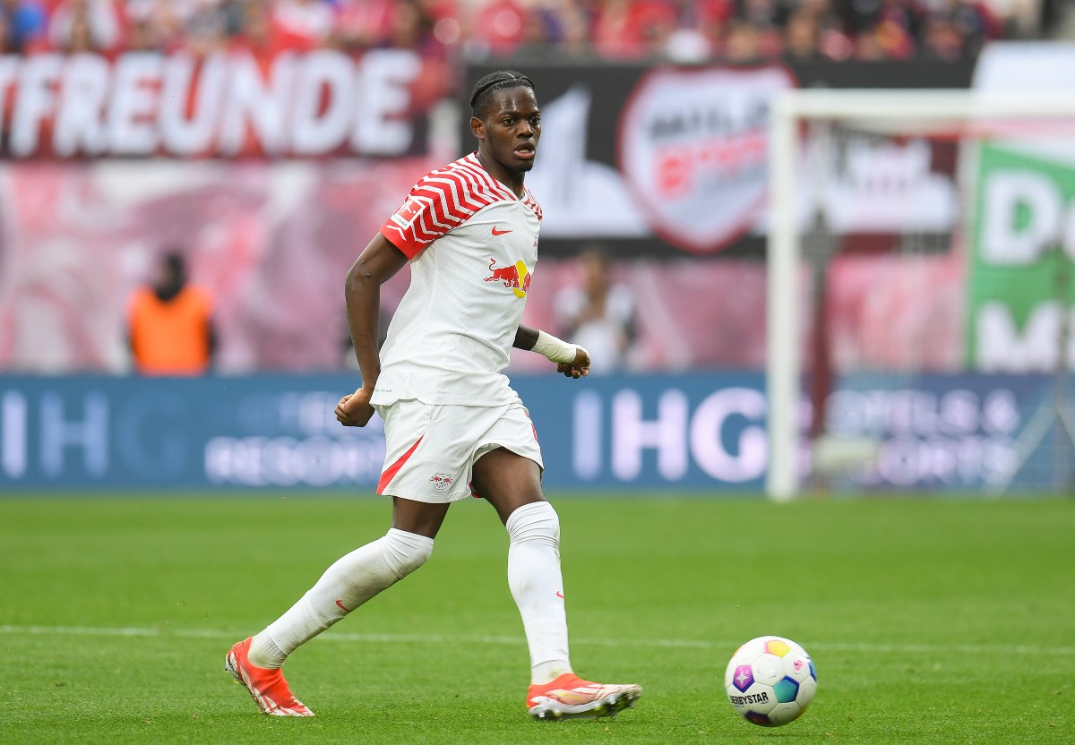 Chelsea can sign Castello Lukeba for €65 million in 2026.
