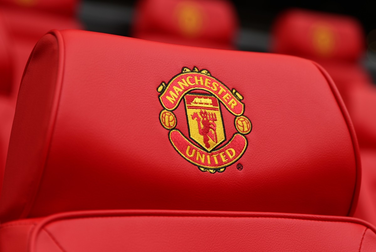 manchester united logo on seat