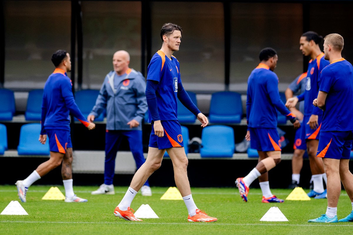 wout weghorst netherlands training wout weghorst netherlands training