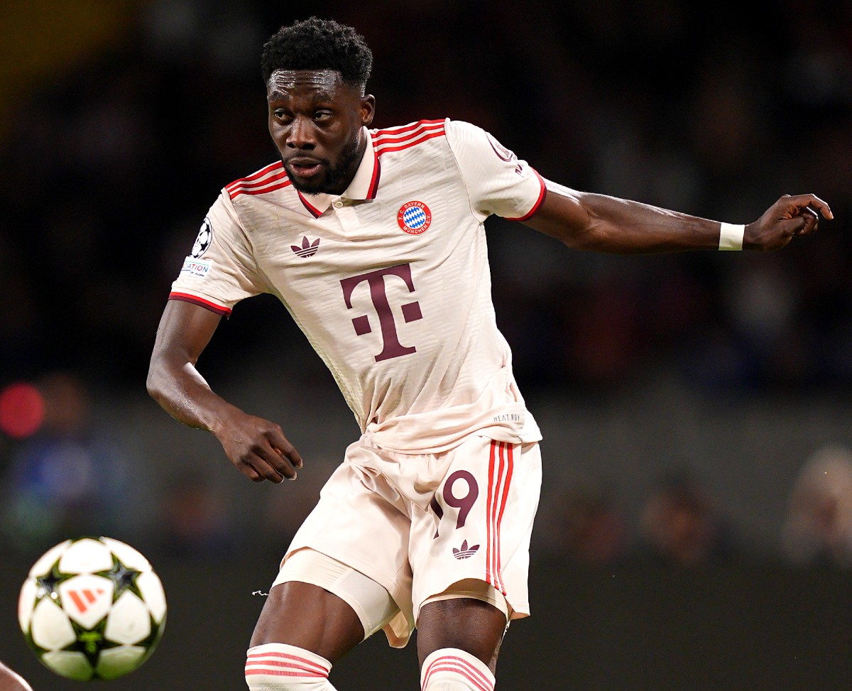 Alphonso Davies in action in Barcelona 4-1 Bayern Alphonso Davies in action in Barcelona 4-1 Bayern