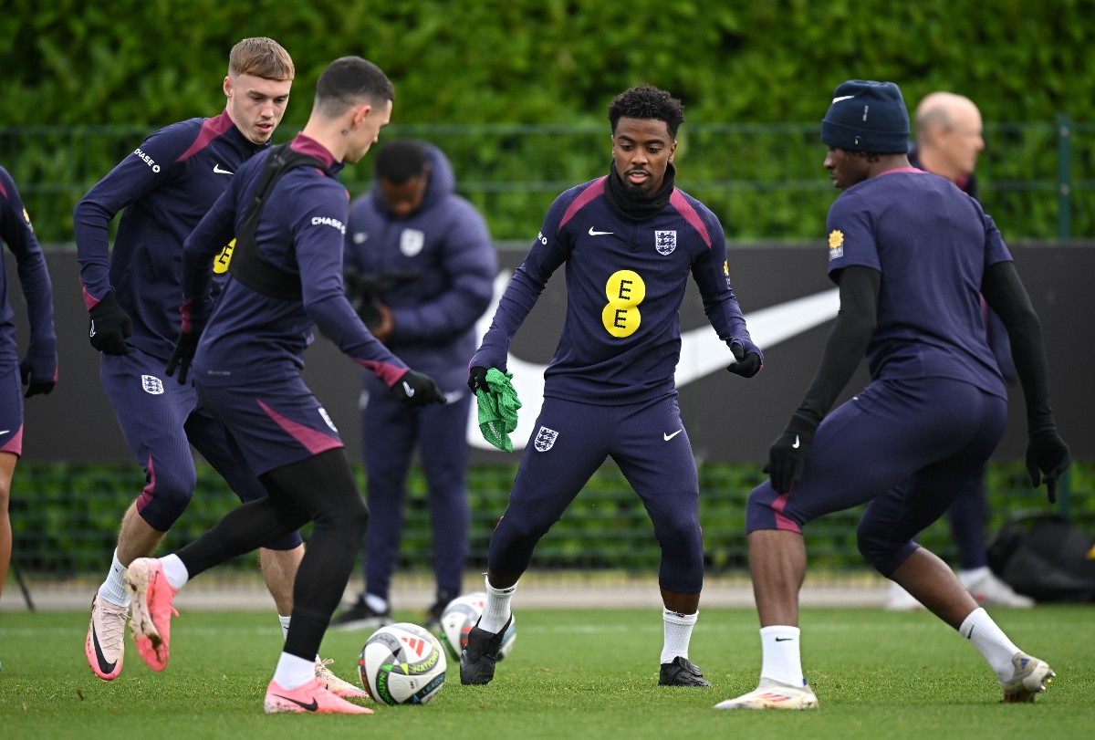 Angel Gomes in England training