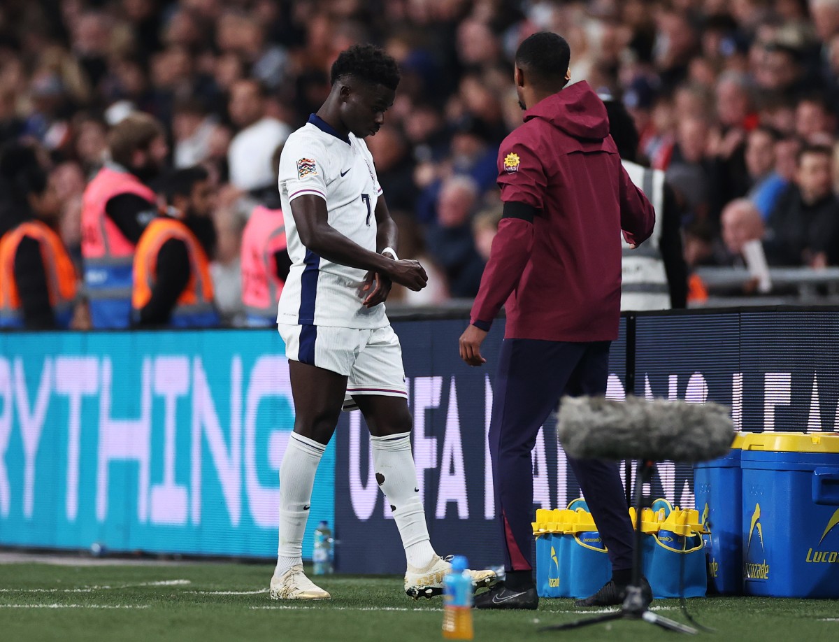 Bukayo Saka goes off injured in England's game against Greece