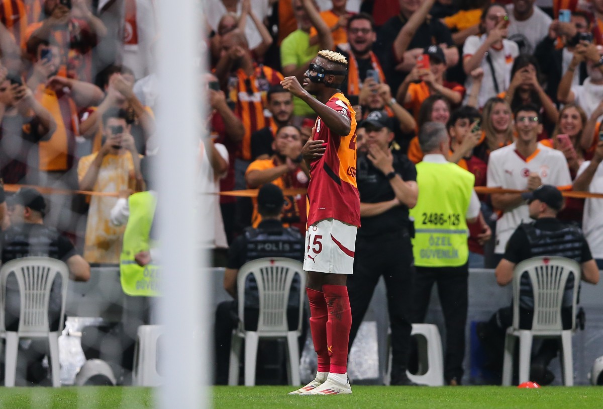 Victor Osimhen celebrates for Galatasaray