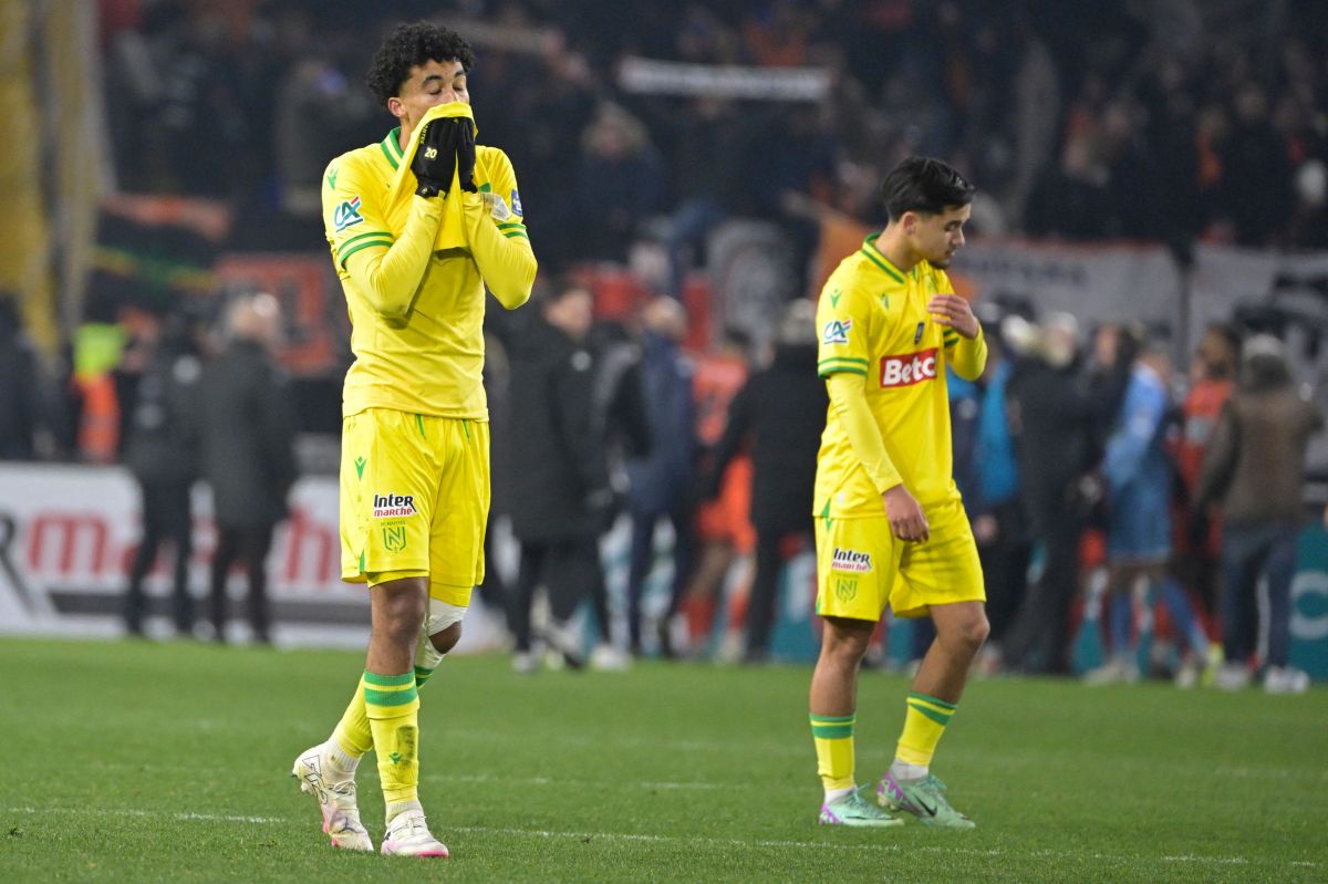 Nathan Zeze looks dejected for Nantes