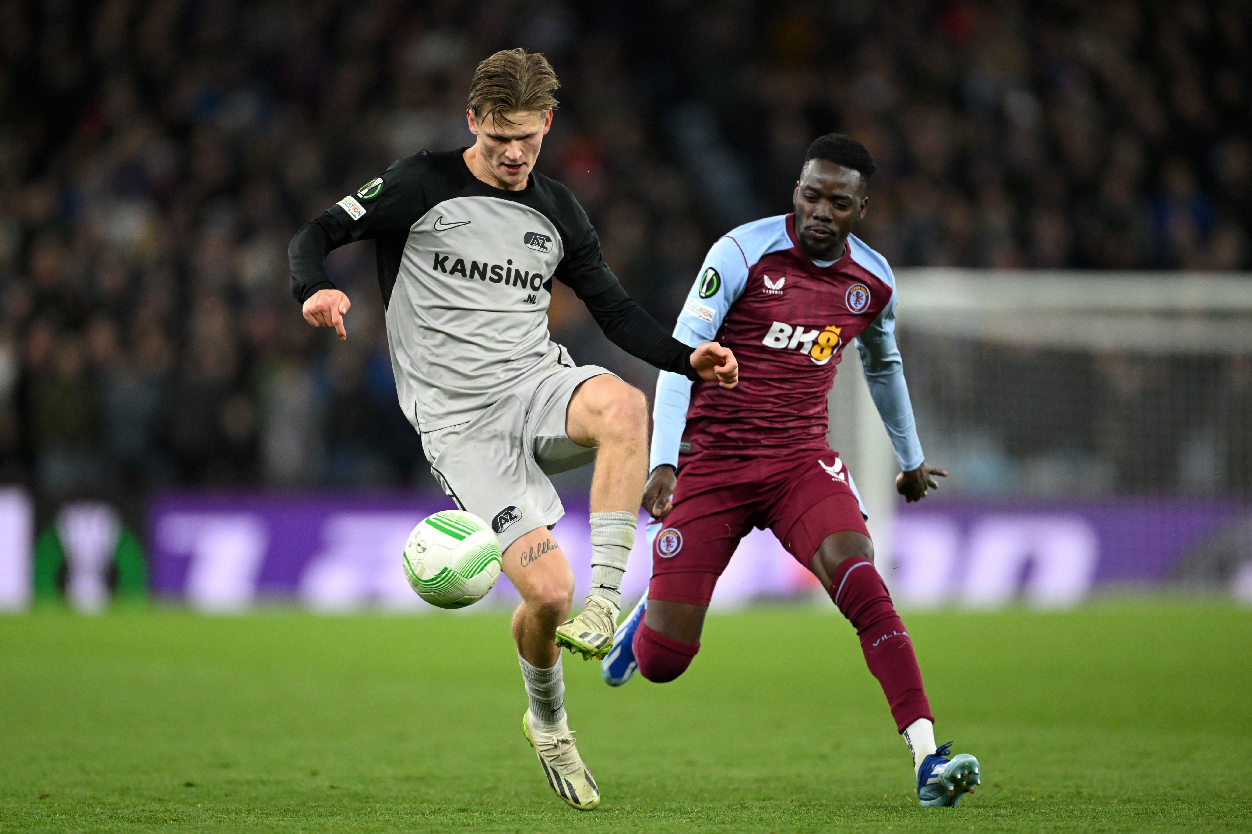 Man United and Chelsea want to sign David Moller Wolfe.
