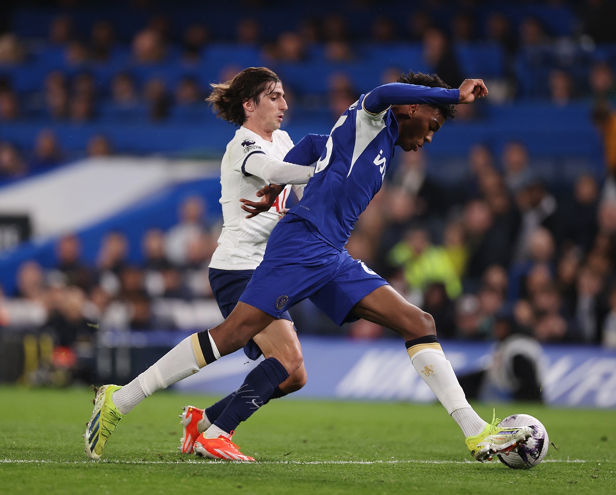 Bryan Gil of Tottenham Hotspur battles for possession