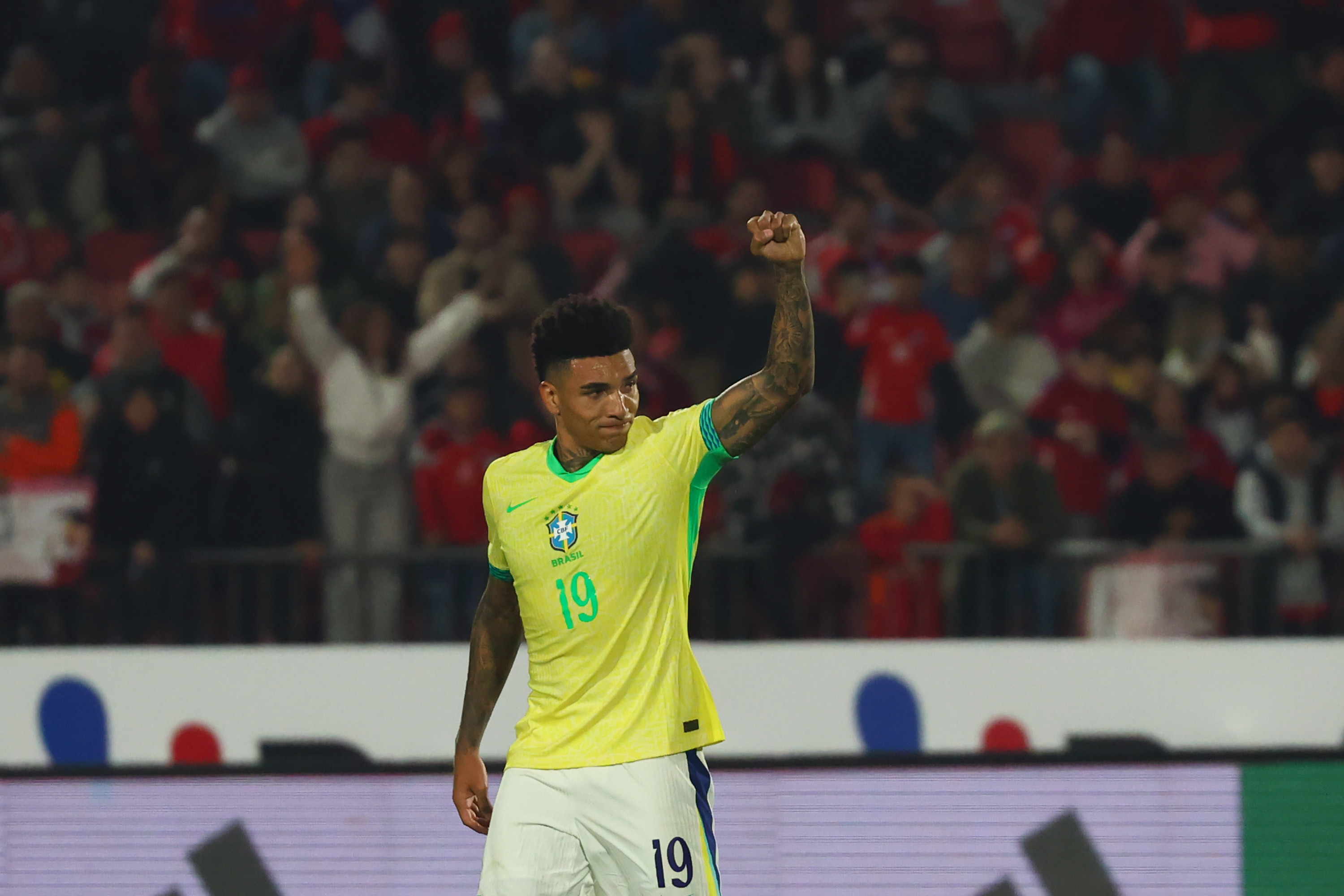 Igor Jesus in action for Brazil