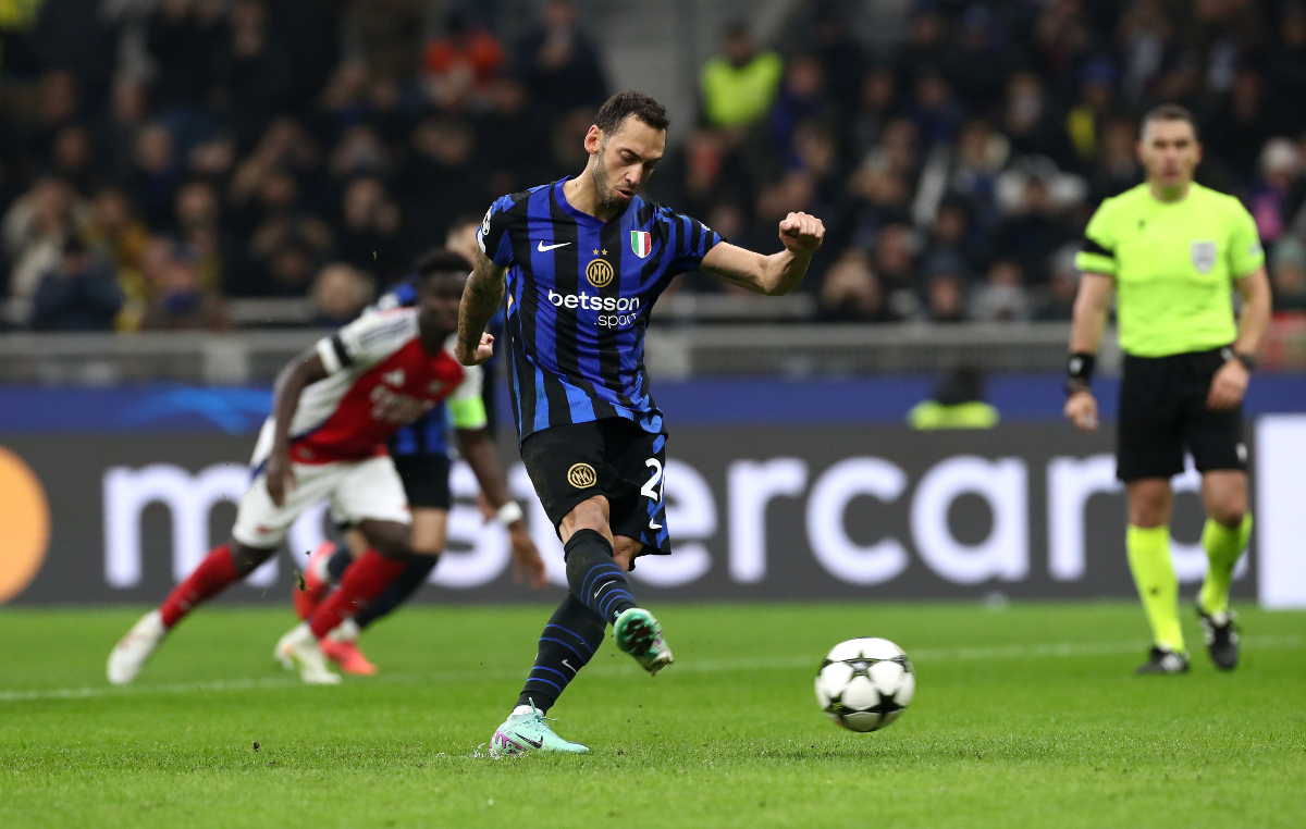 Hakan Çalhanoglu scores for Inter Milan