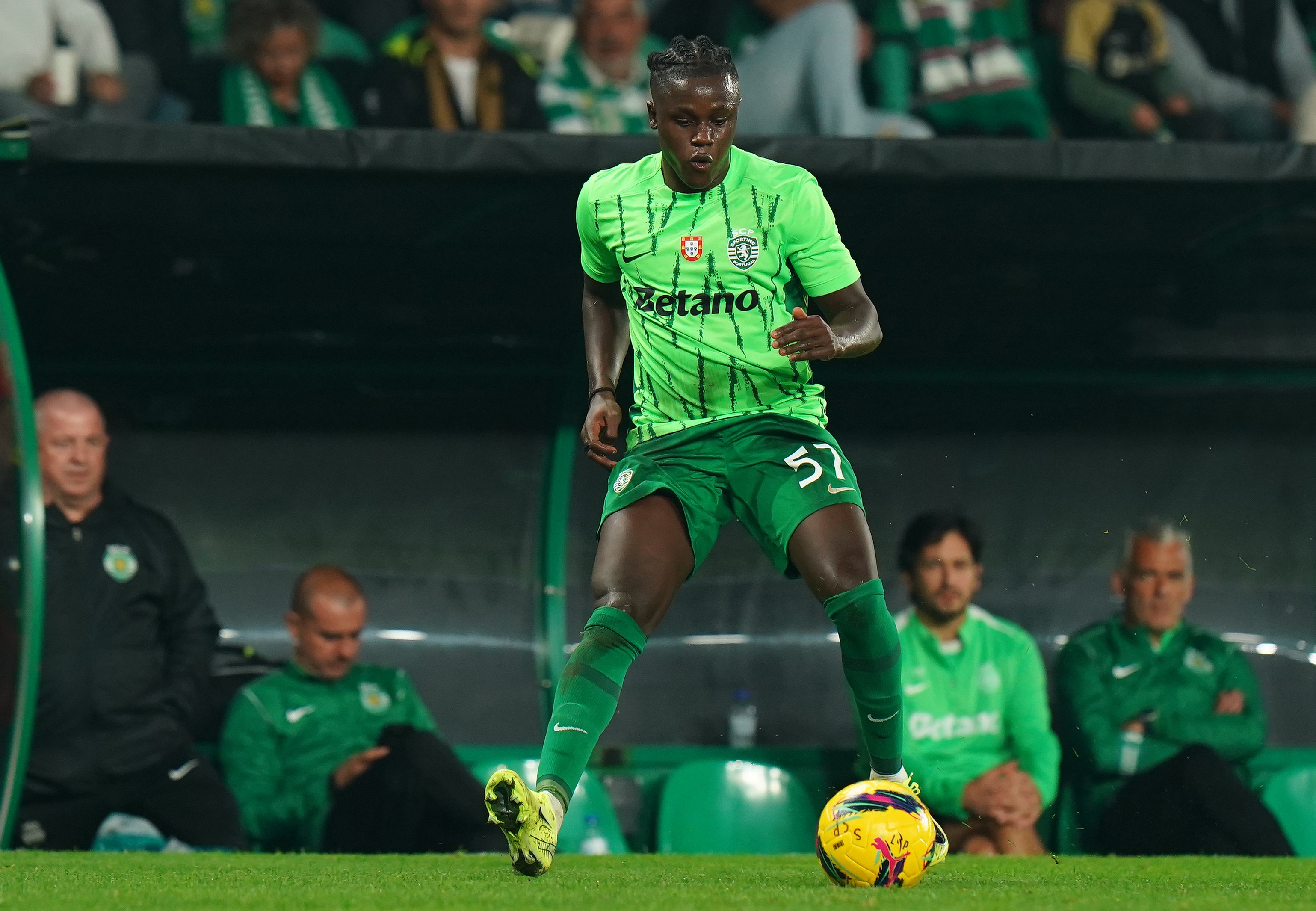 Geovany Quenda of Sporting CP in action