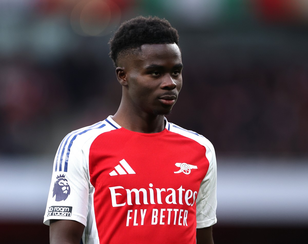 Bukayo Saka in action for Arsenal against Everton