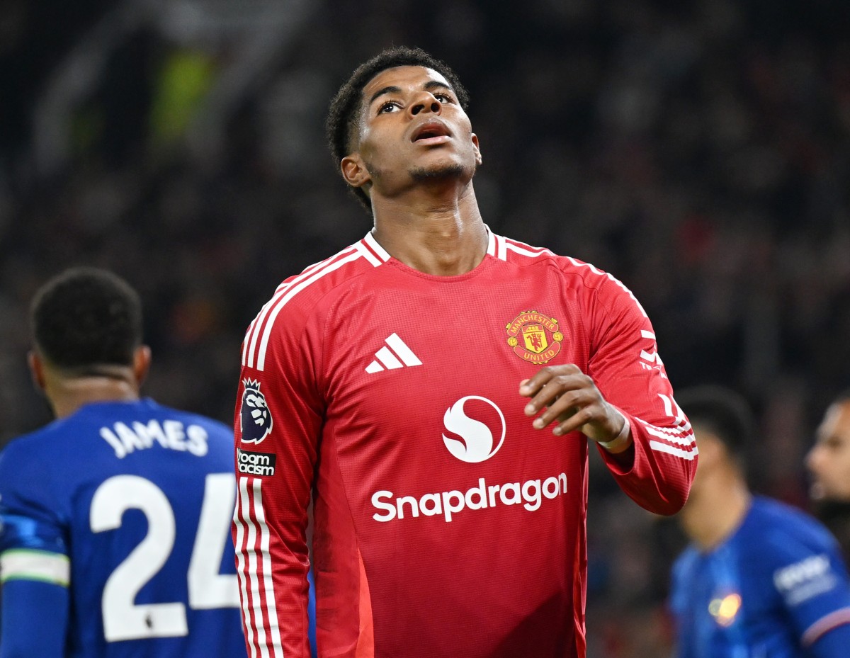 Marcus Rashford in action for Manchester United against Chelsea