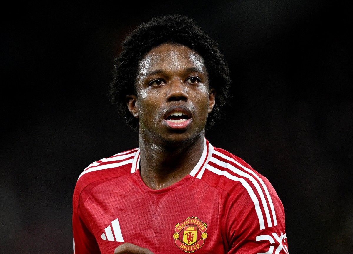 Tyrell Malacia in action for Man United