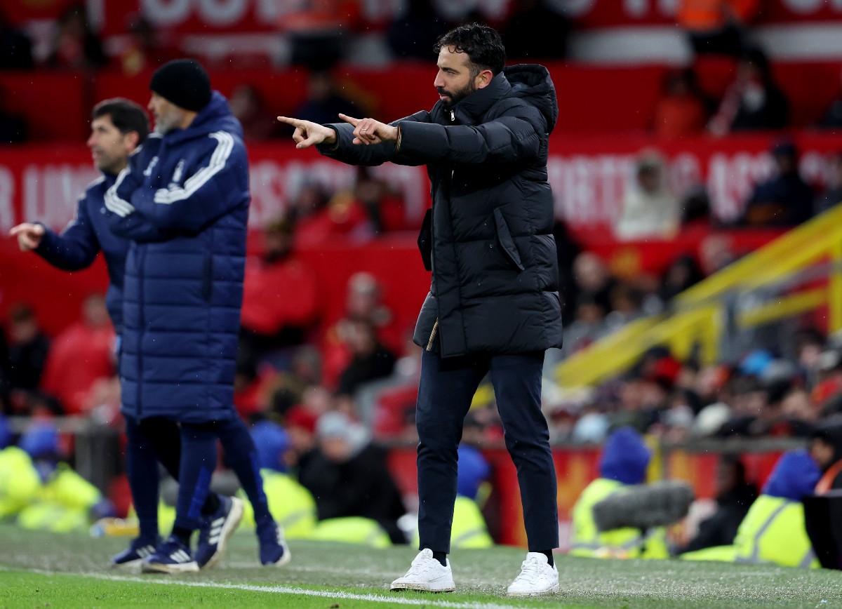Ruben Amorim gestures during Man United's defeat vs Nottingham Forest