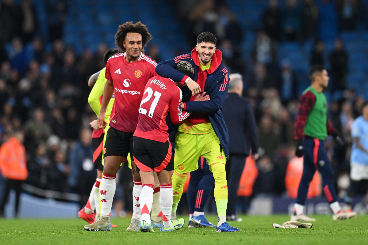 Antony celebrates with Man United teammates after Man City win