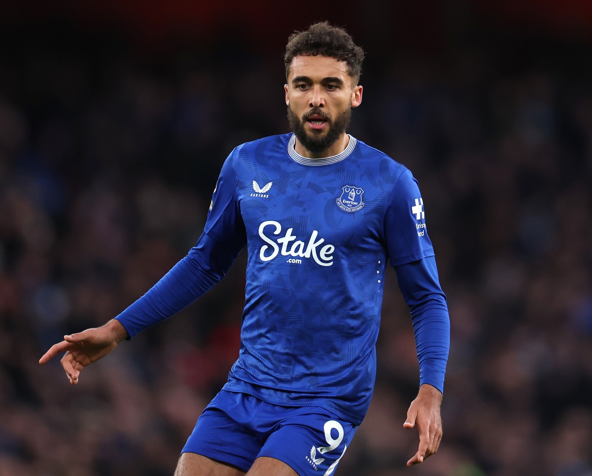 Newcastle United target Dominic Calvert-Lewin in action for Everton