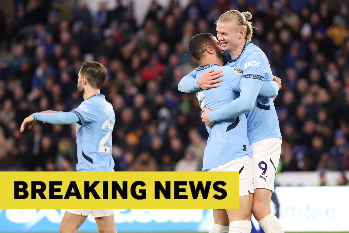 Kyle Walker and Erling Haaland celebrate for Manchester City