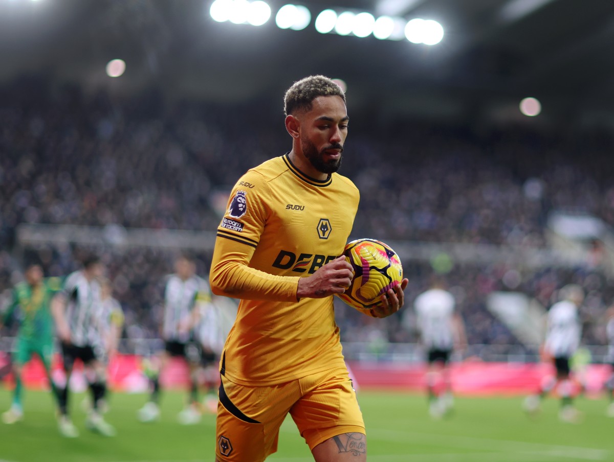 Arsenal target Matheus Cunha in action for Wolves against Newcastle