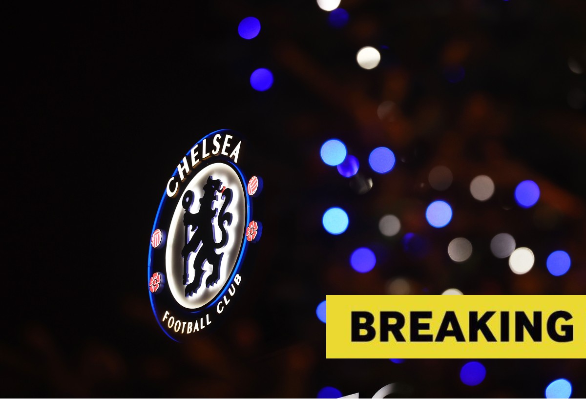 The Chelsea FC logo and a yellow 'breaking' banner