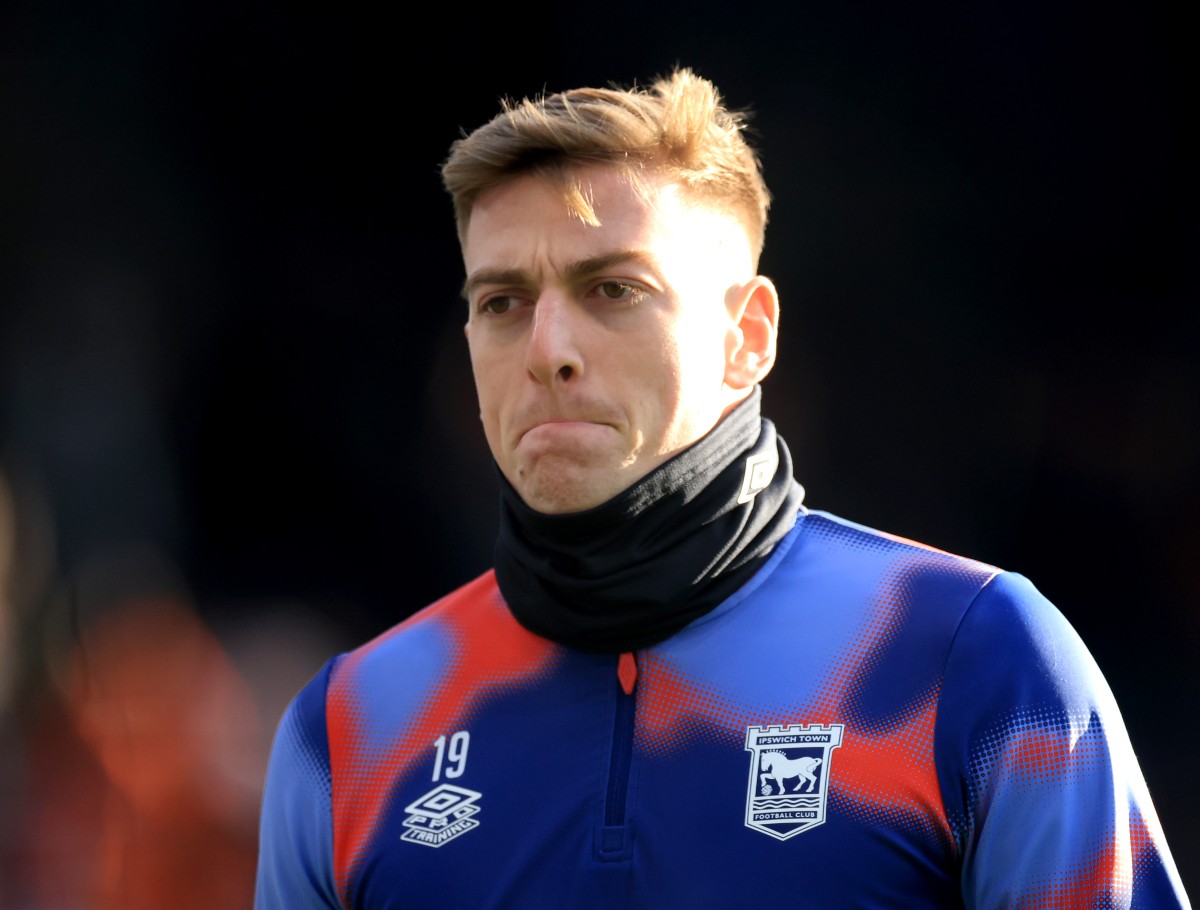 Liam Delap warming up for Ipswich Town