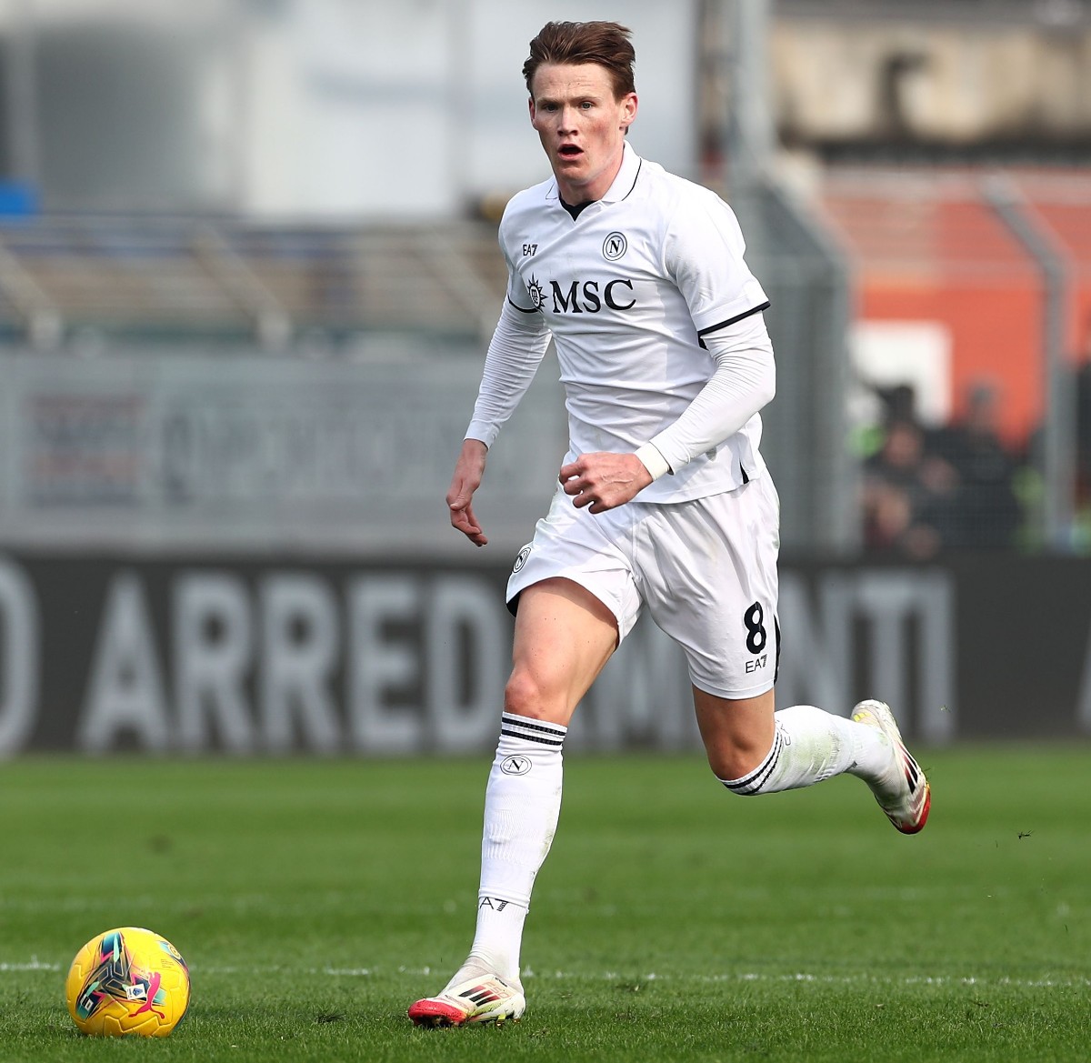 Scott McTominay in action for Napoli against Como