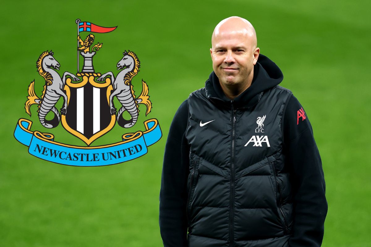 Arne Slot smiles with Newcastle badge