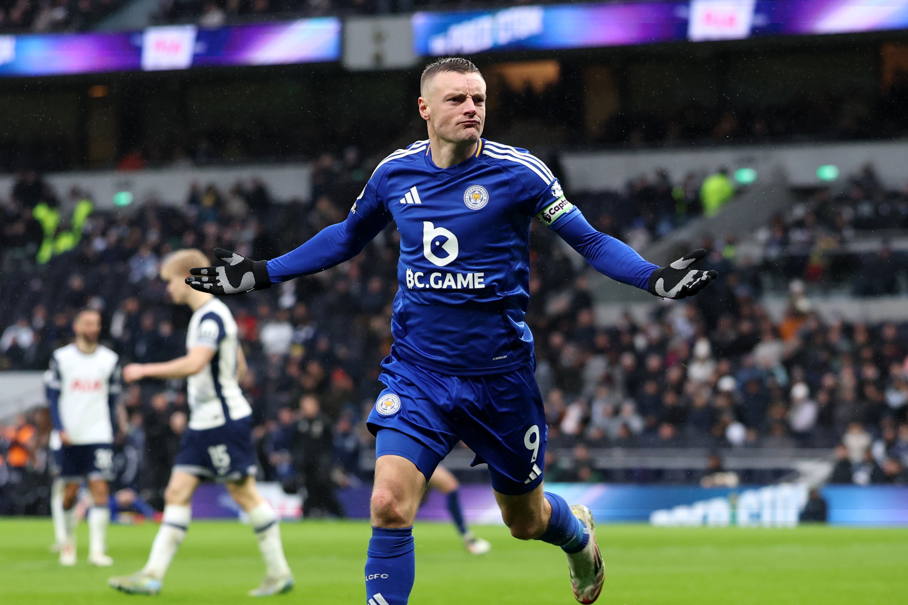 Jamie Vardy of Leicester City celebrates scoring
