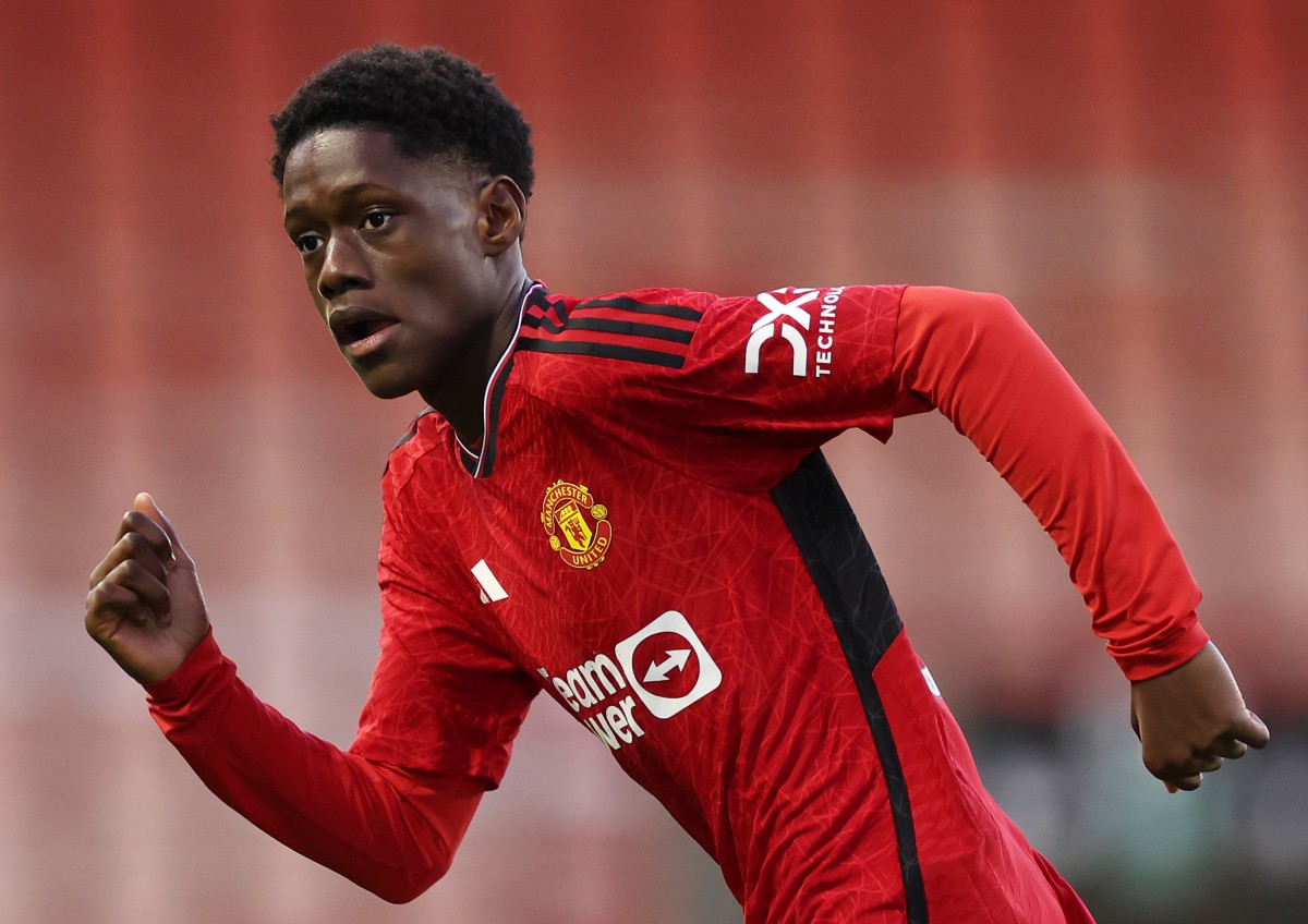 Bendito Mantato in action for Manchester United