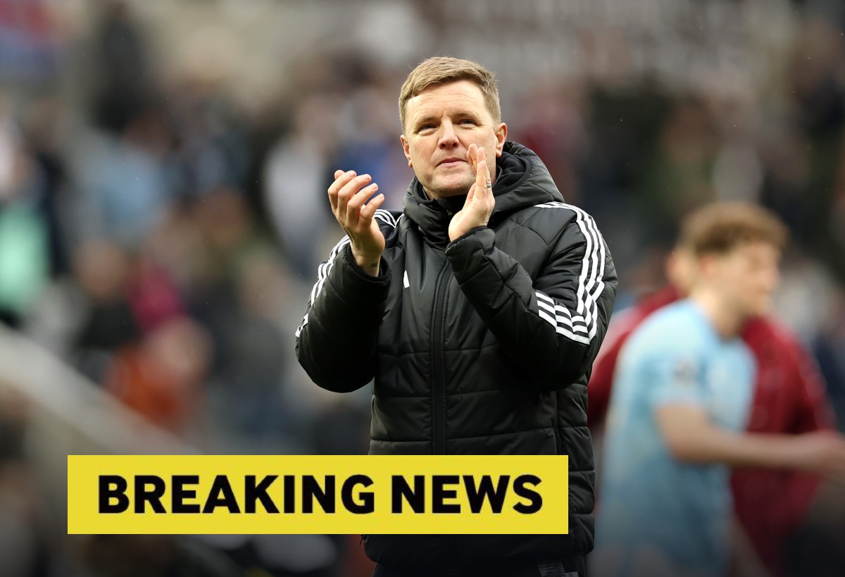 Eddie Howe applauds the Newcastle fans