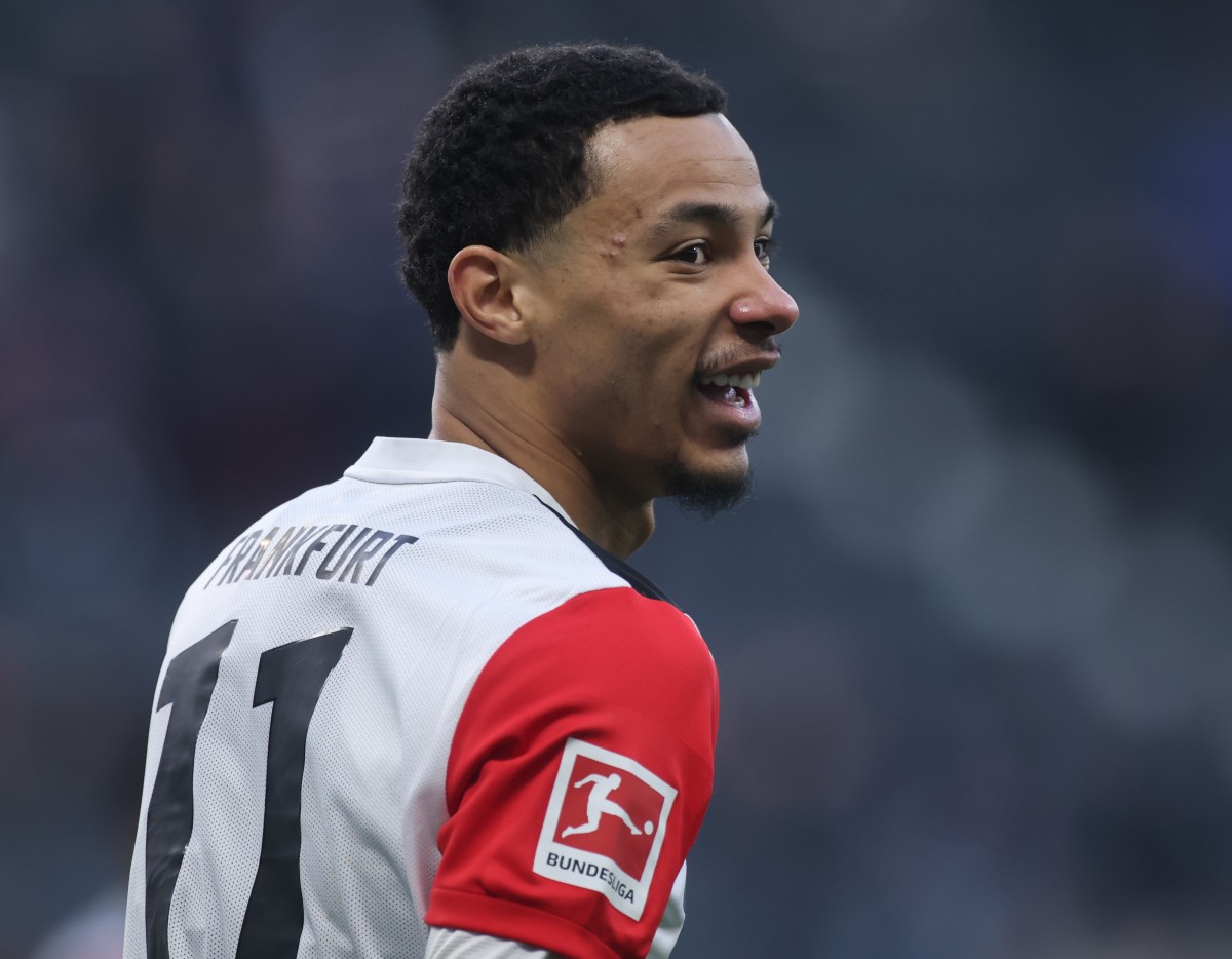 Hugo Ekitike in action for Eintracht Frankfurt
