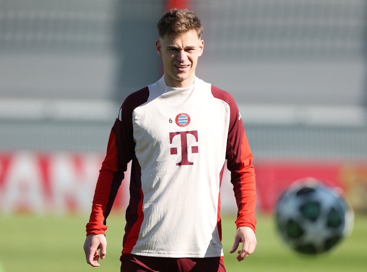 Joshua Kimmich in action in Bayern Munich training