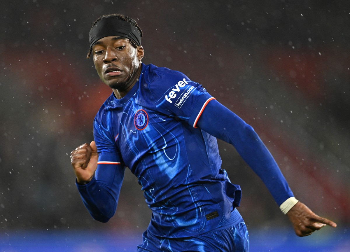 Noni Madueke in action for Chelsea