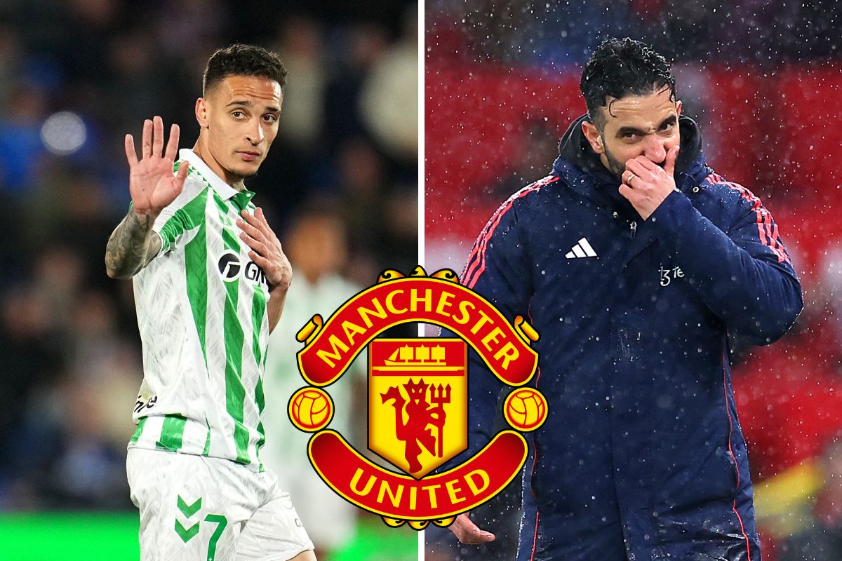 Ruben Amorim and Antony with the the Man Utd badge attached