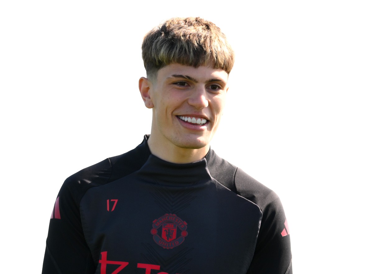 Alejandro Garnacho in Man Utd training