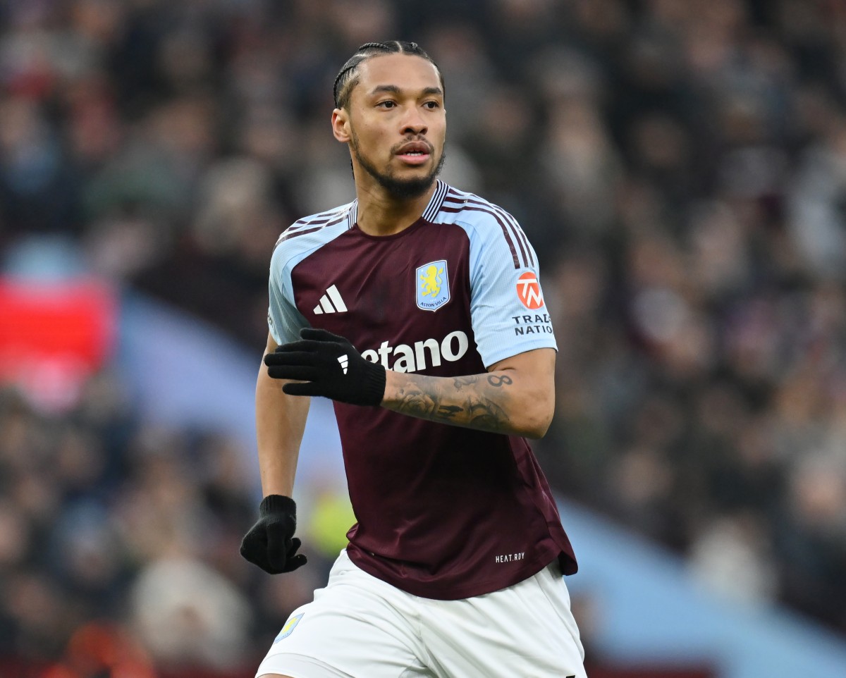 Boubacar Kamara in action for Aston Villa