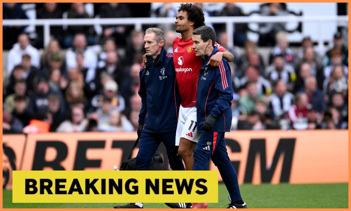 Joshua Zirkzee goes off injured during Man United's defeat to Newcastle