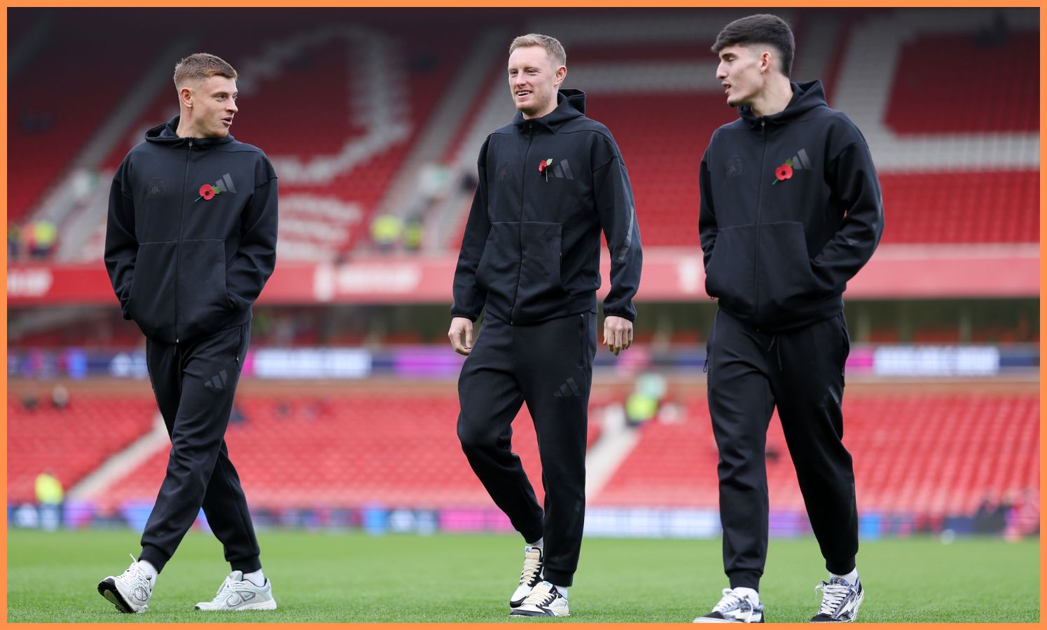 Sean Longstaff and his Newcastle teammates pre-match