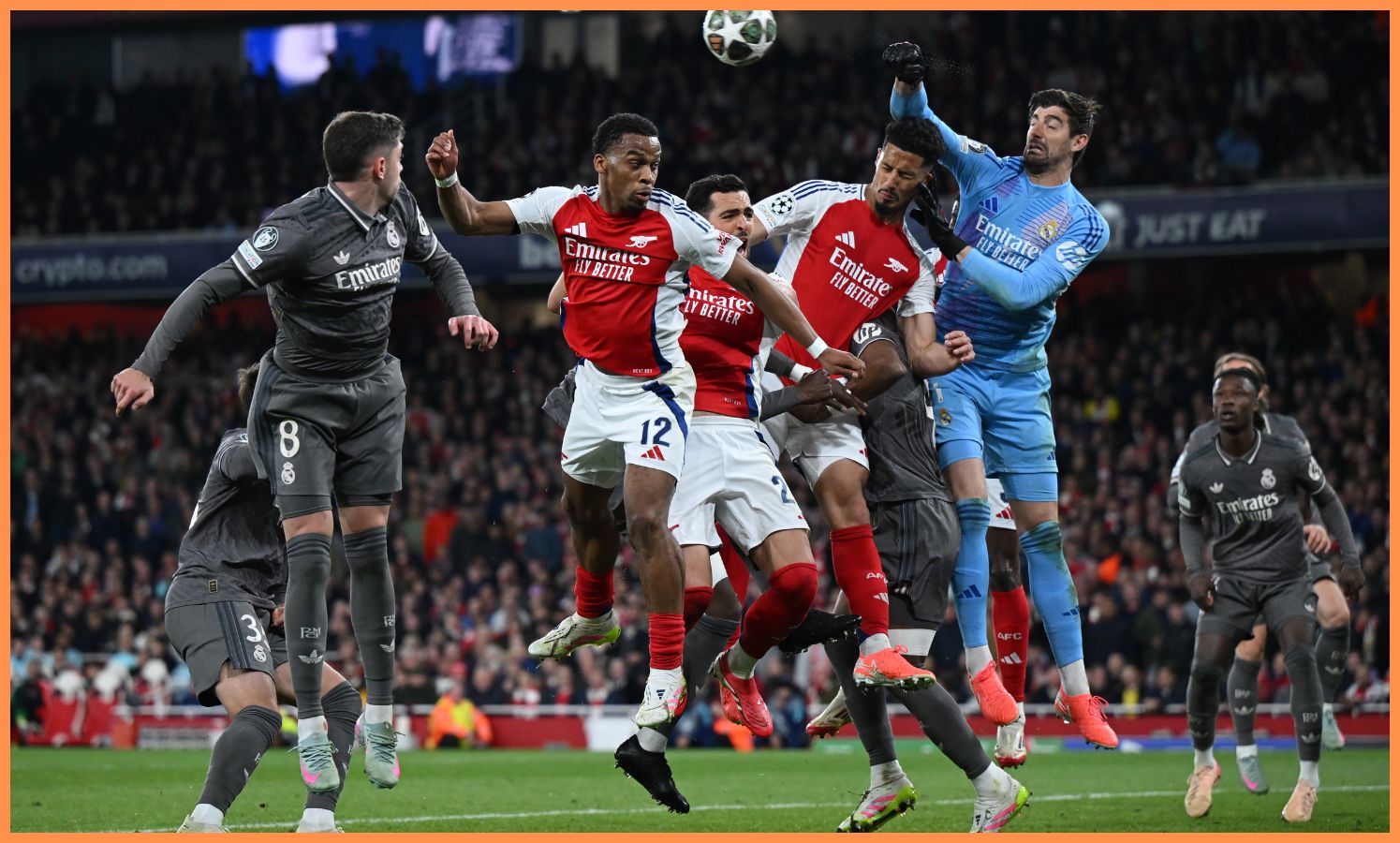 Thibaut Courtois in action for Real Madrid against Arsenal