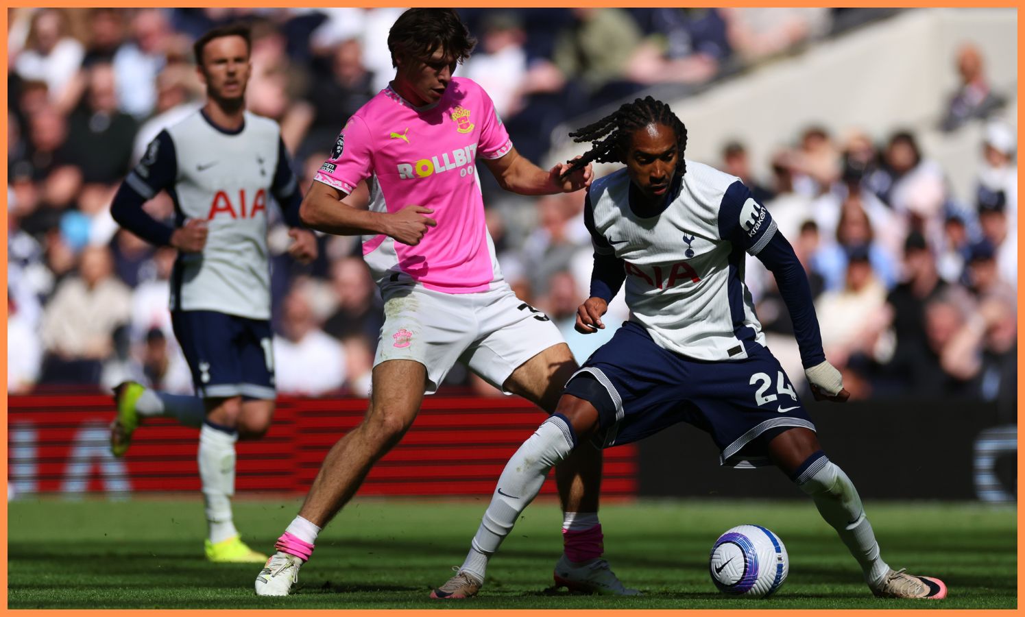 Tyler Dibling in action for Southampton against Spurs
