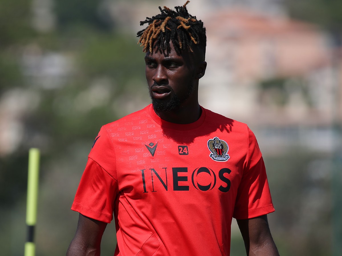 Evann Guessand in Nice training