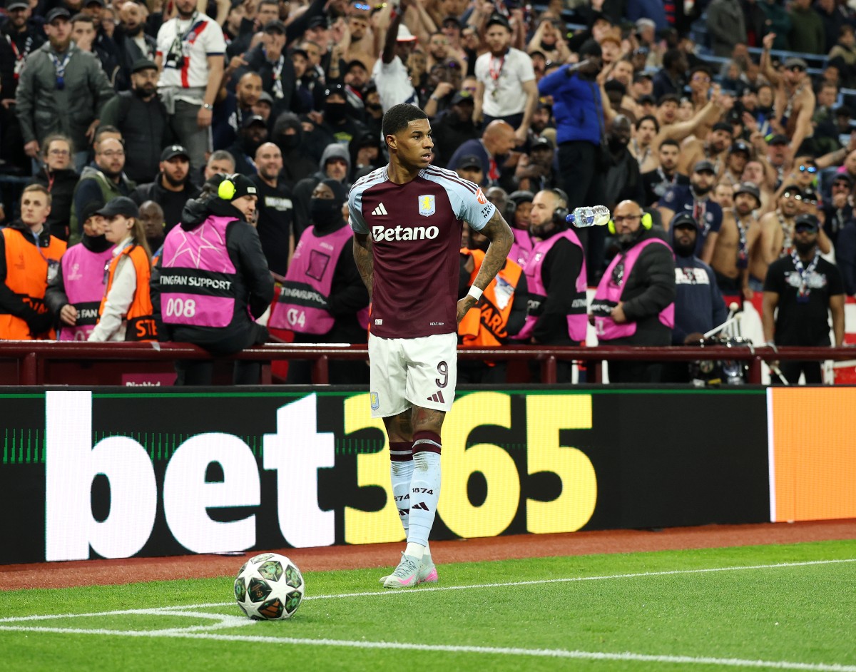 Marcus Rashford prepares to take a corner for Aston Villa against PSG