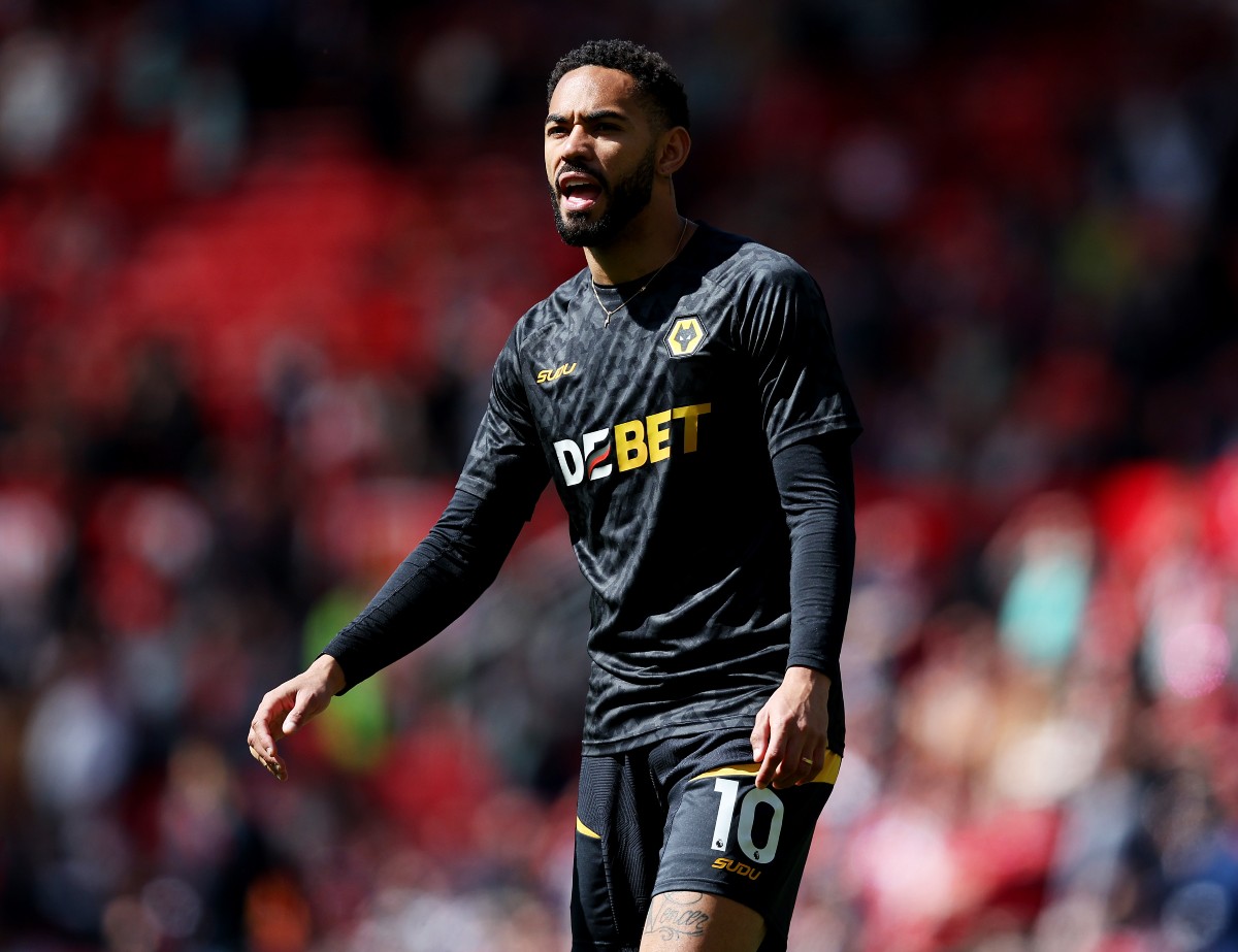 Matheus Cunha warming up for Wolves